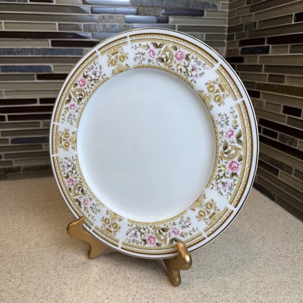 VTG Set of 2 Wallace Heritage Daphne Fine Porcelain China Plates Roses Gold Rim